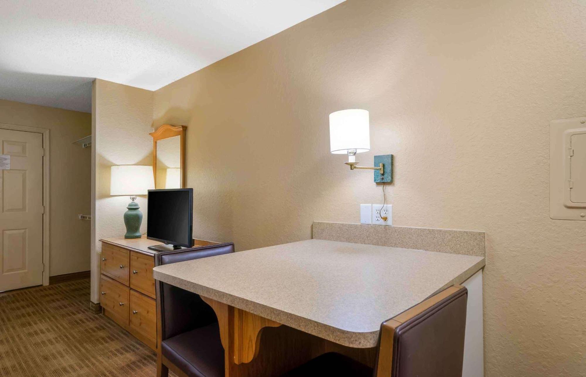 Extended Stay America Suites - Clearwater - Carillon Park Exterior photo