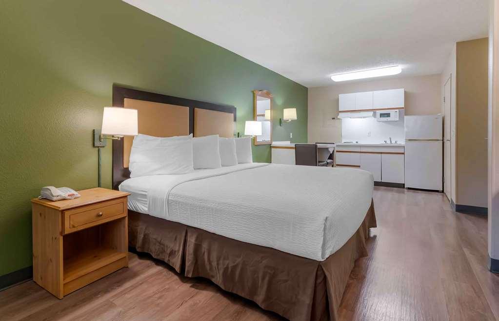 Extended Stay America Suites - Clearwater - Carillon Park Room photo